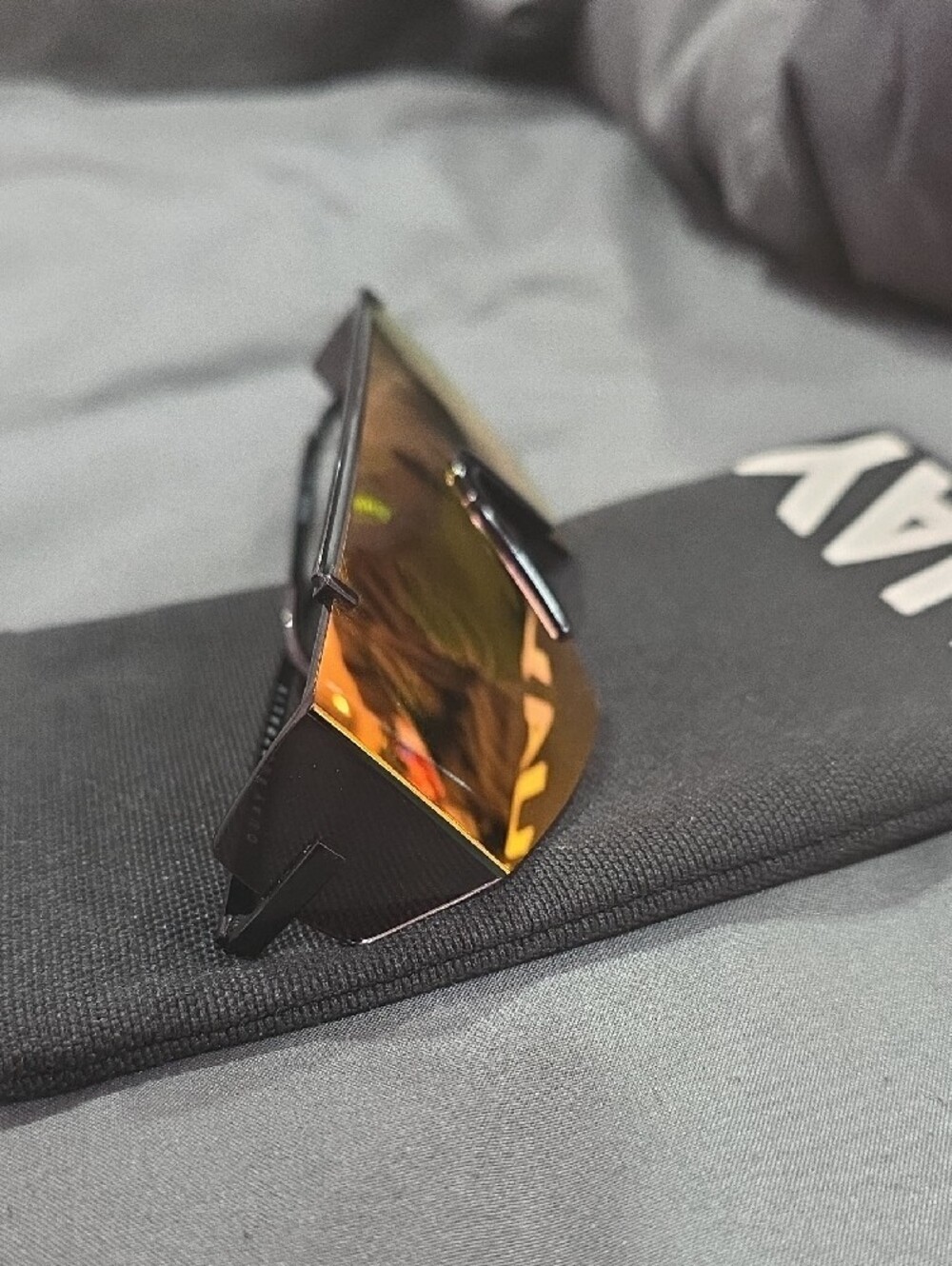 Quay Australia Shield Sunglasses in Purple Gradient - Picture 4 of 12